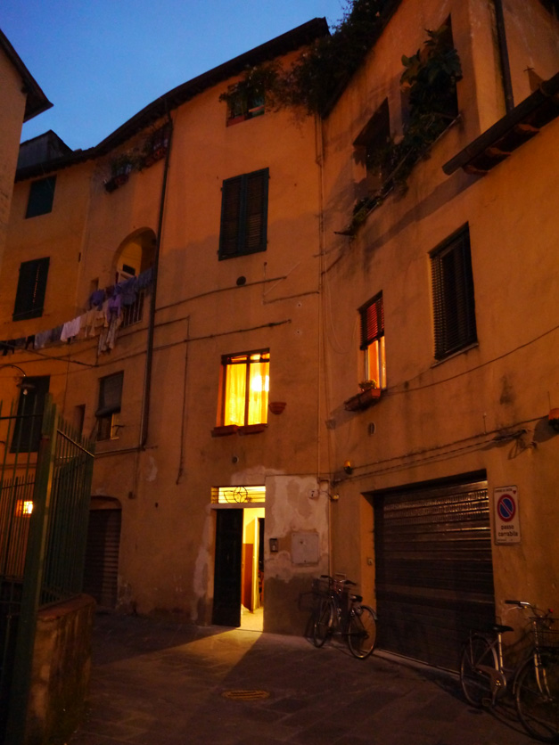 lucca at night 6 lucca at night 6