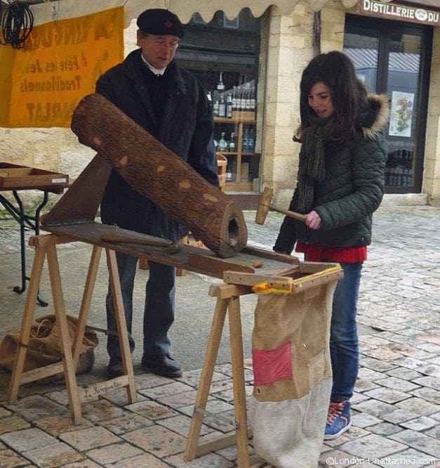 Fest'Oie Cracking Nuts