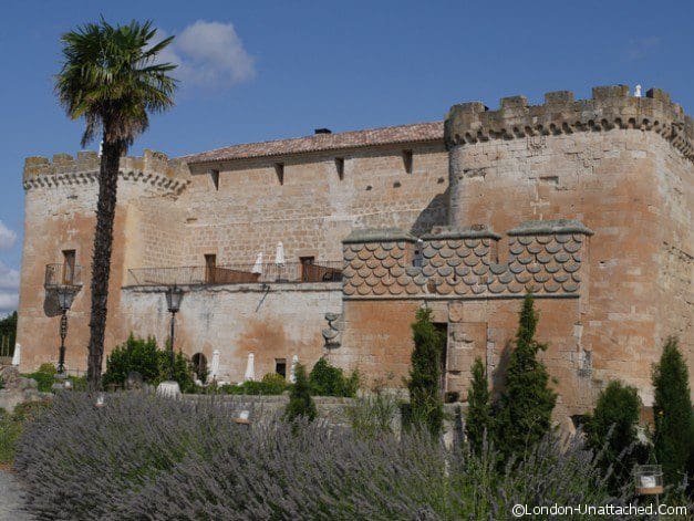 Castillo de Buen Amor - exterior 1