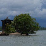 Sri Lanka River Boat Safari buddist temple