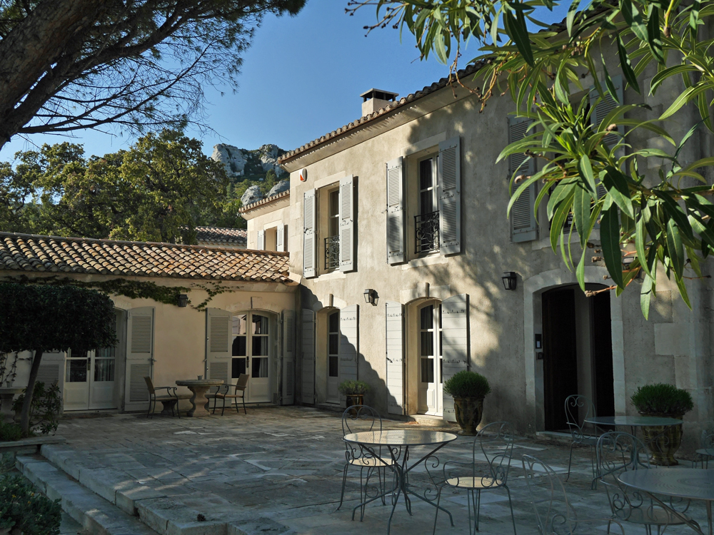 hotel-benvengudo-provence-fine-dining-in-les-baux-de-provence