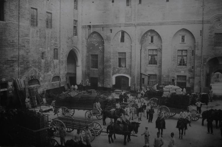 Palais des papes during the war