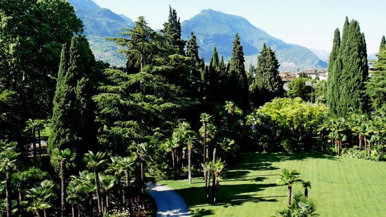 Lido Palace Gardens
