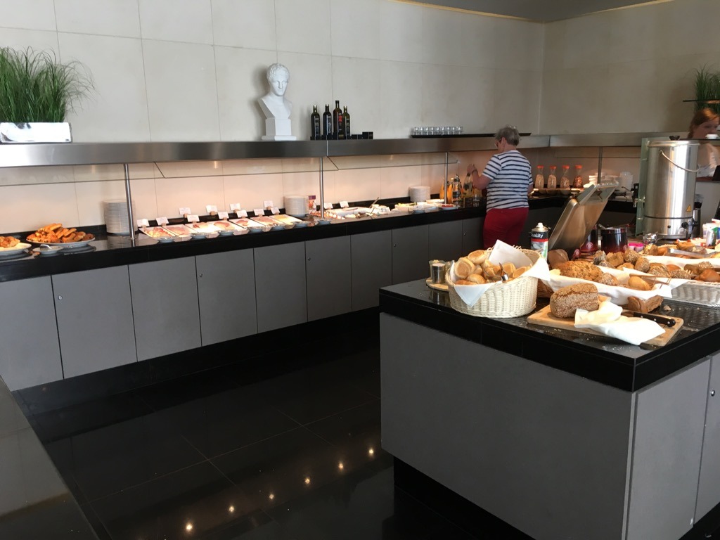 Mercure Hamburg Mitte breakfast