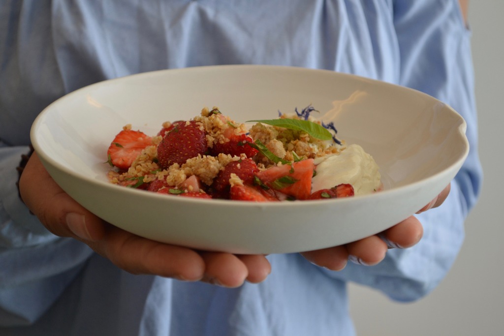 Strawberry and coconut crunch - Food Storms, Ghent Strawberry and coconut crunch - Food Storms, Ghent