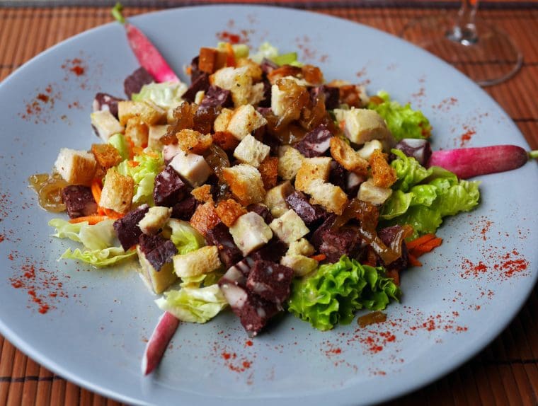 Tarn - Salad with Black Pudding and White Pudding Tarn - Salad with Black Pudding and White Pudding