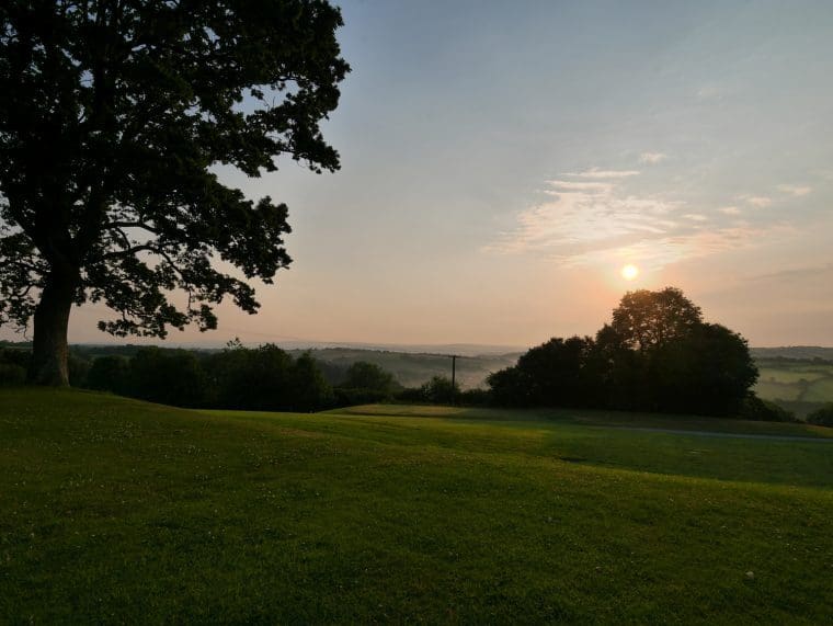 Dawn, Highbullen Hotel