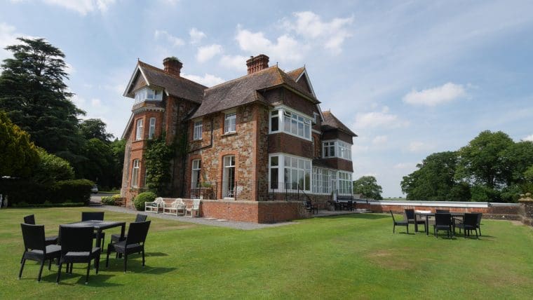 Highbullen Hotel Lawns