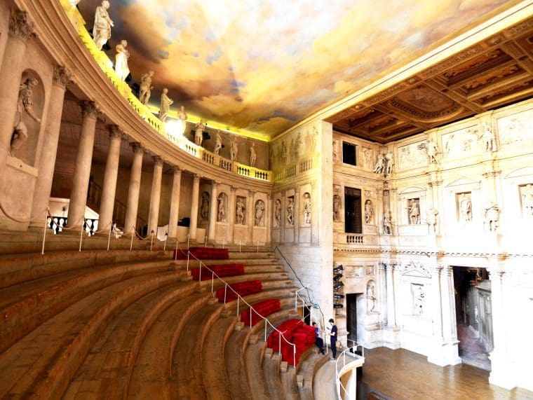 Statues and Seating Theatro Olimpico Vicenza
