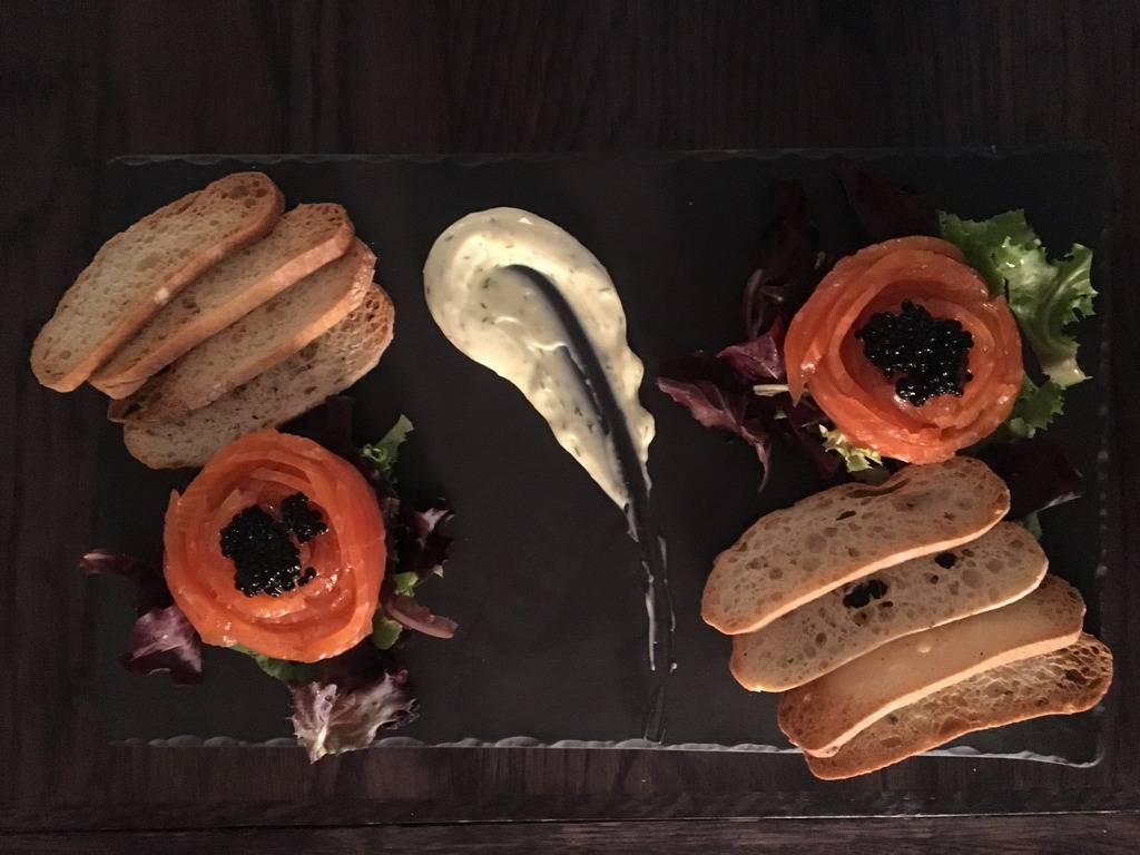 Smoked salmon marinated in honey, chamomile, with dill and mustard sauce