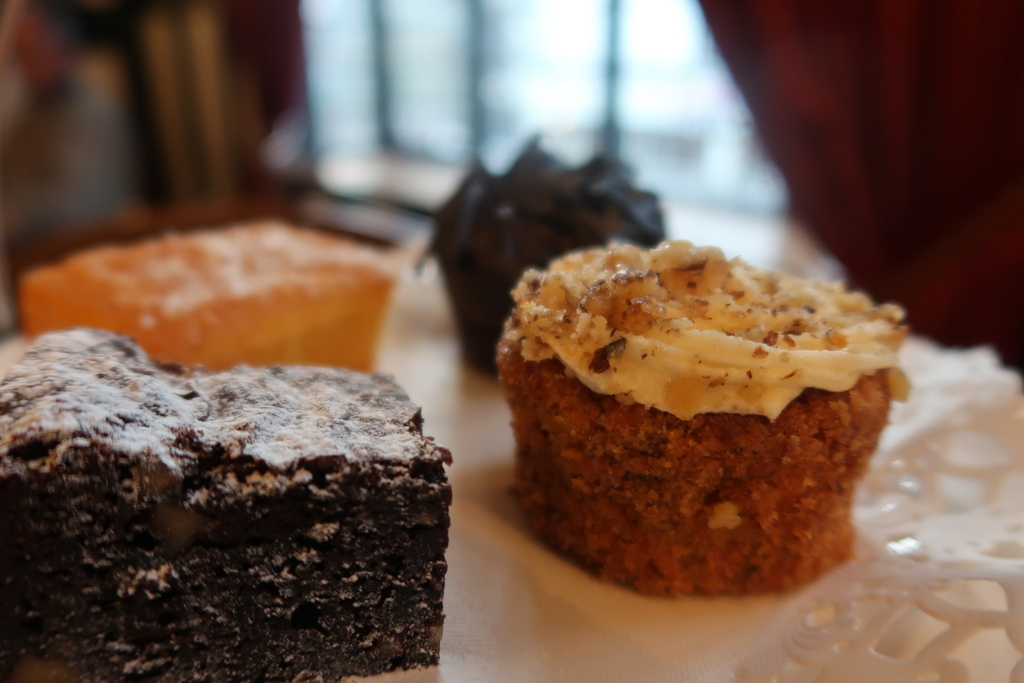 Stratford Hathaway Tea Rooms - cakes