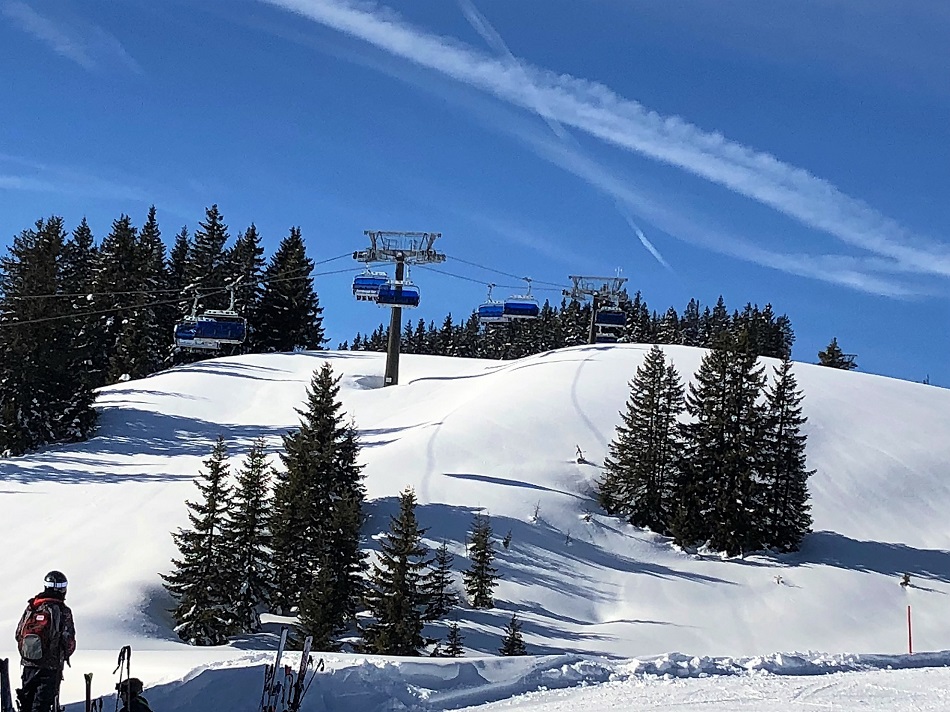 Bernkogel6er high speed chair lift Saalbach Austria