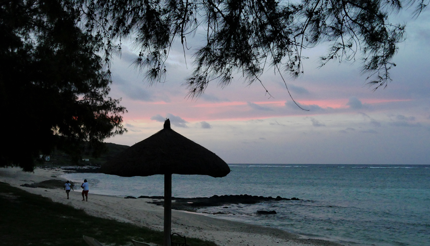 Beach Cotton Bay Hotel - sunset Beach Cotton Bay Hotel - sunset