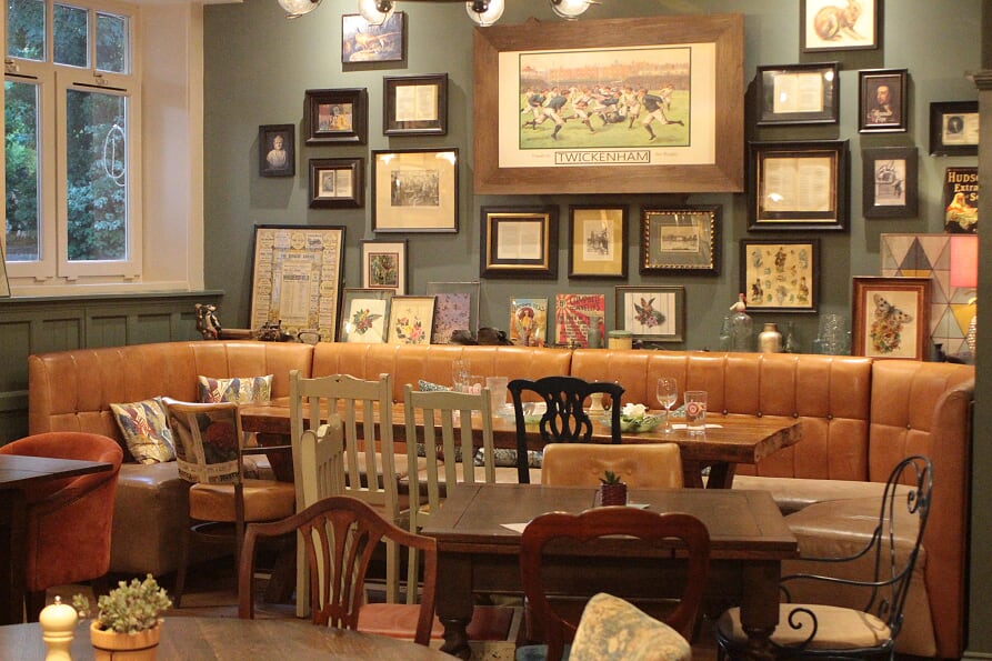 Alexander Pope Hotel and Pub Lounge