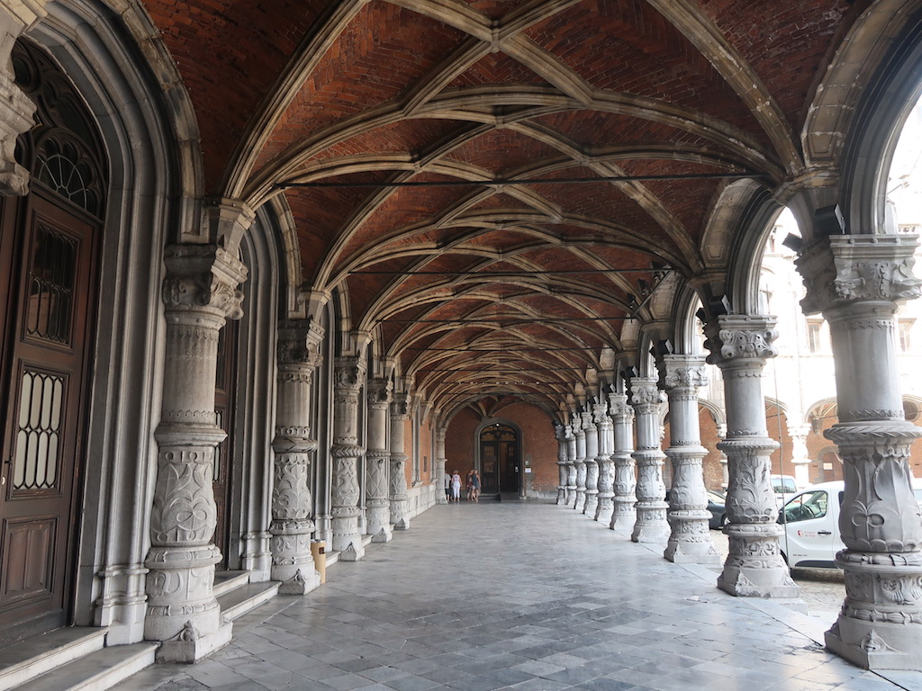Palace of the Prince-Bishops - pillars 1