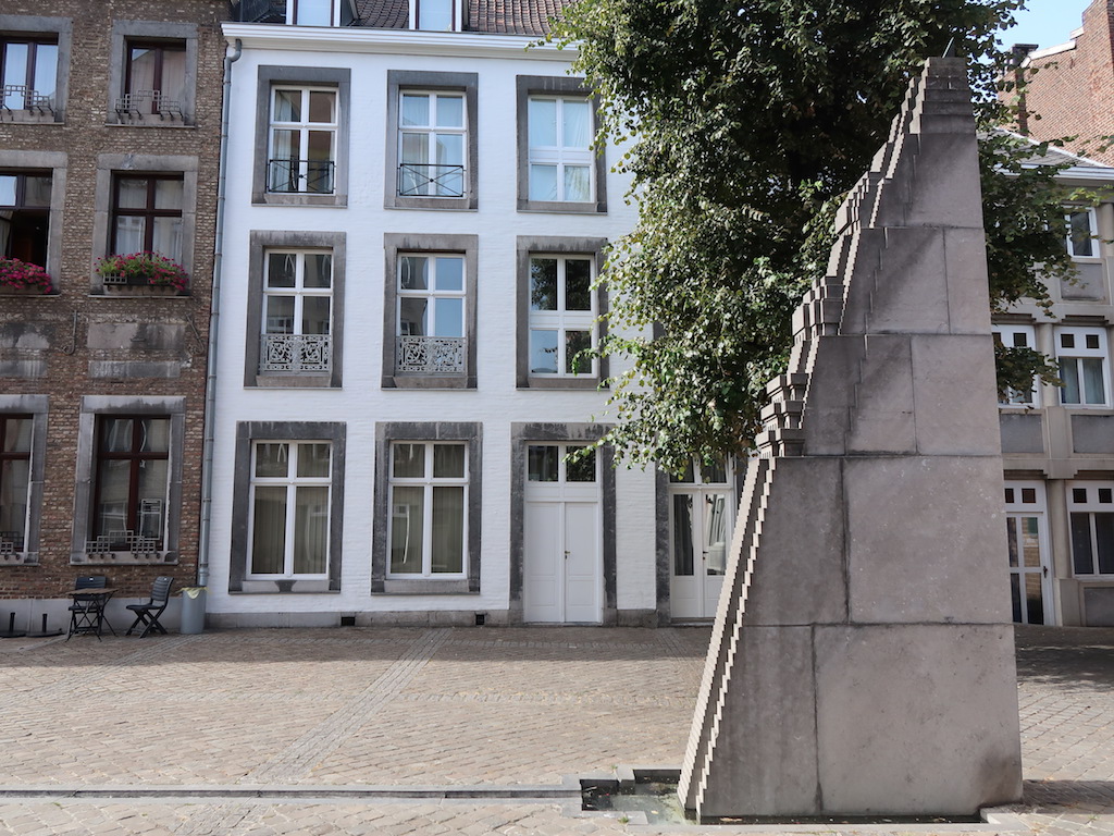 Saint Antony Court – Tikal square 1