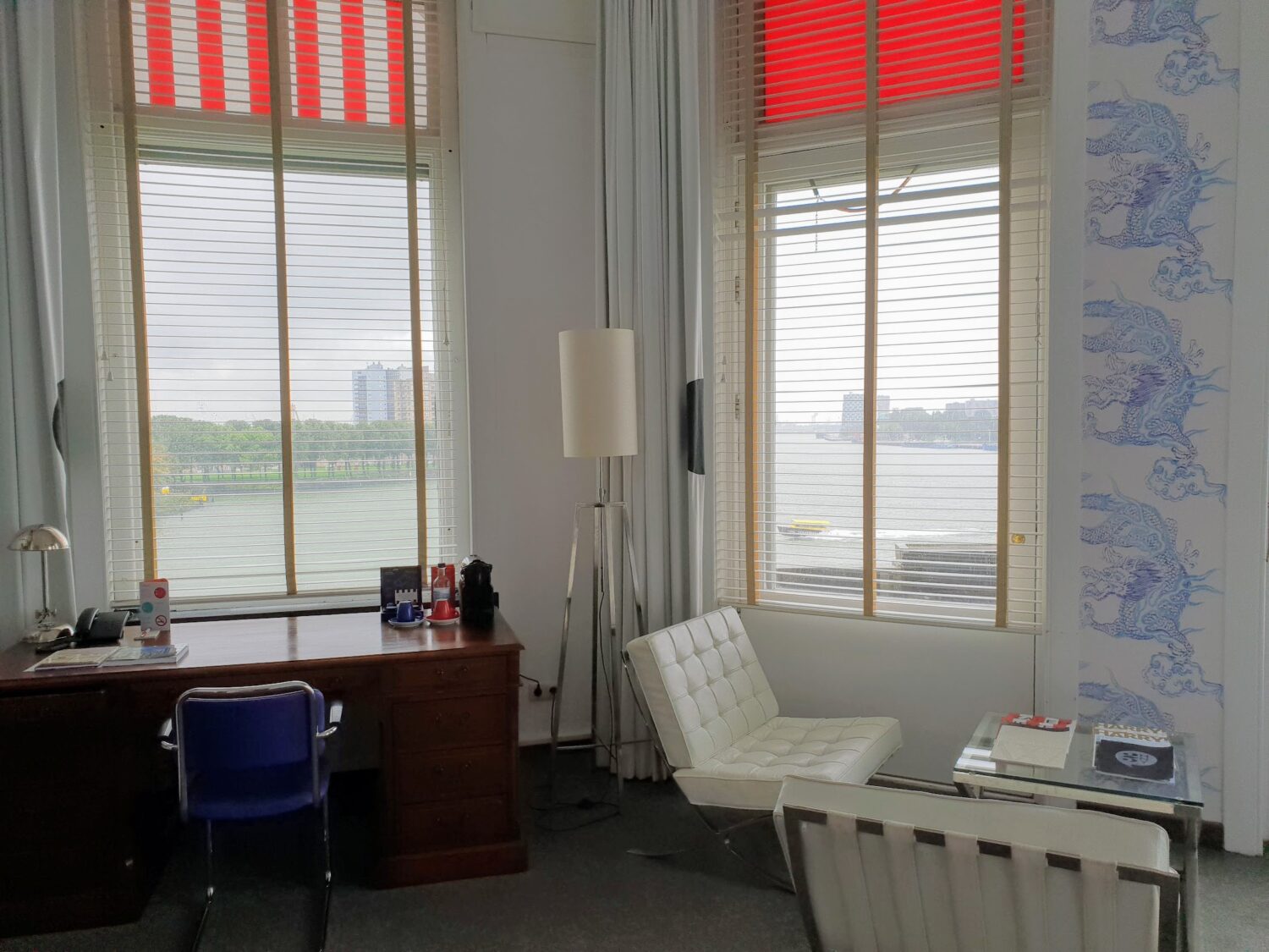 Hotel new York, Rotterdam, room 205 view-min