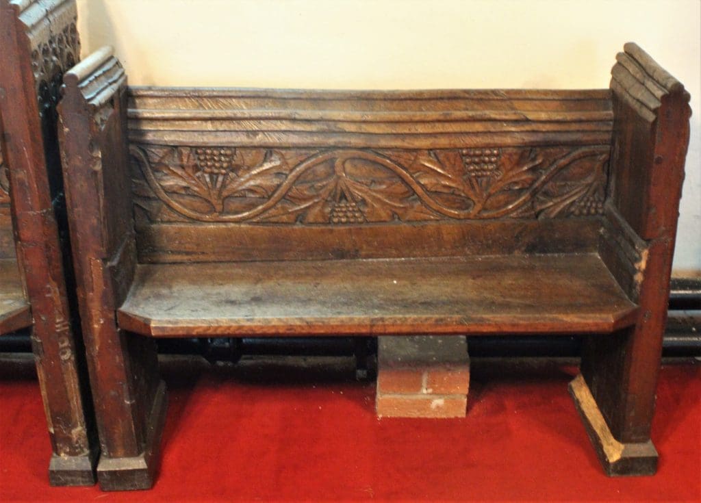 Brewster pews, Scrooby