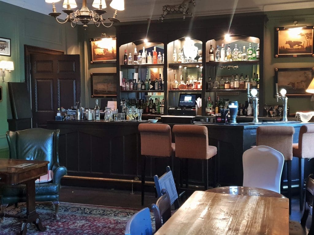 Manor Country House Hotel, Bertie's Bar-