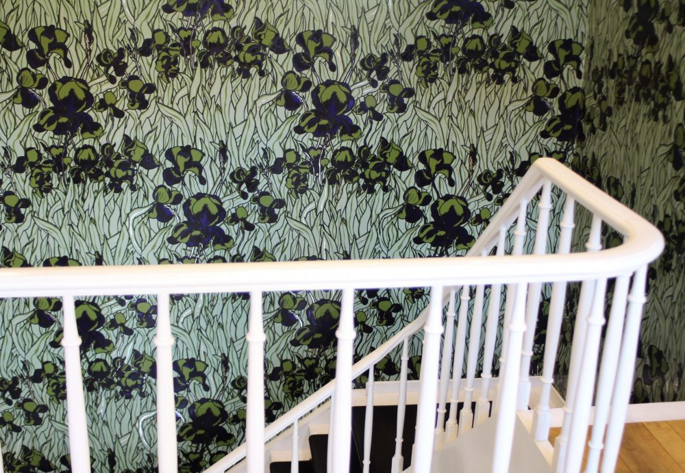 De Witte Lelie, Antwerp, Iris wallpaper