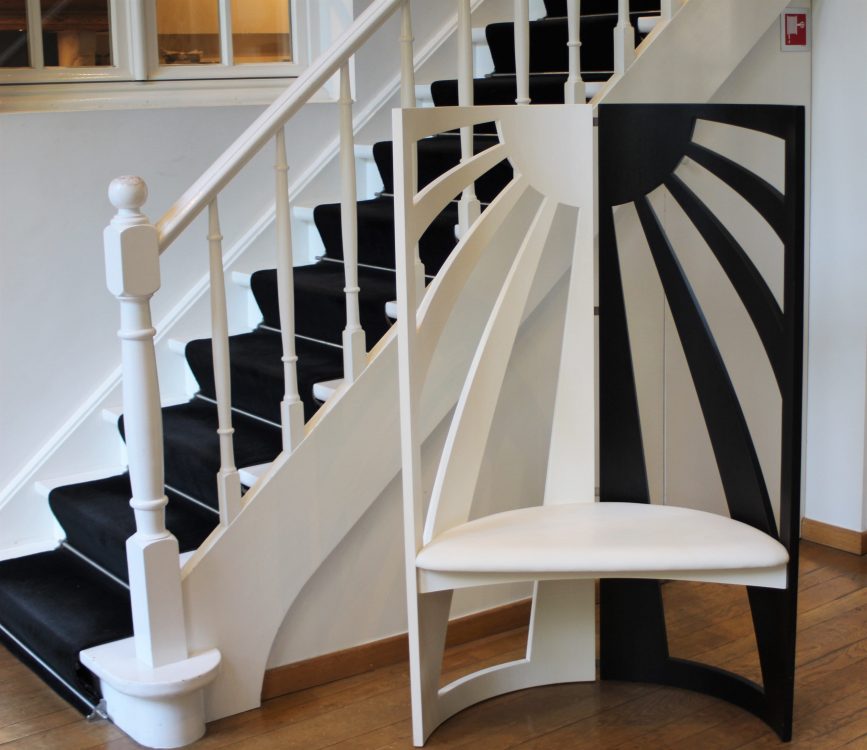 De Witte Lelie, Antwerp, designer chair-