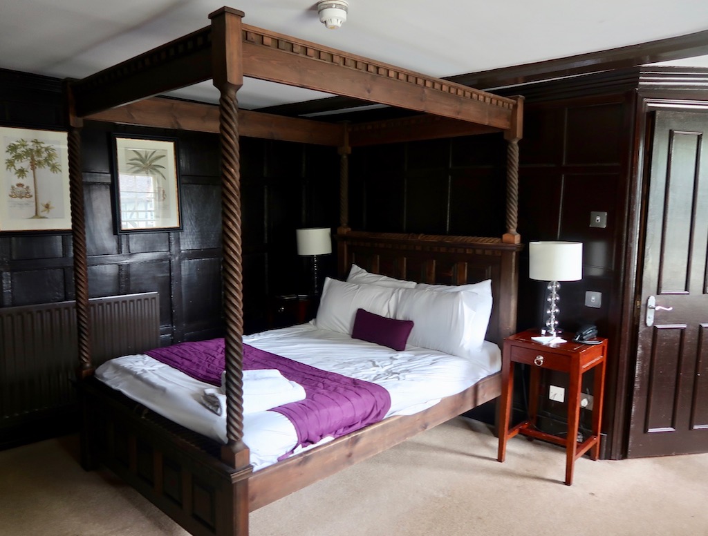 The Talbot Ripley - Bedroom