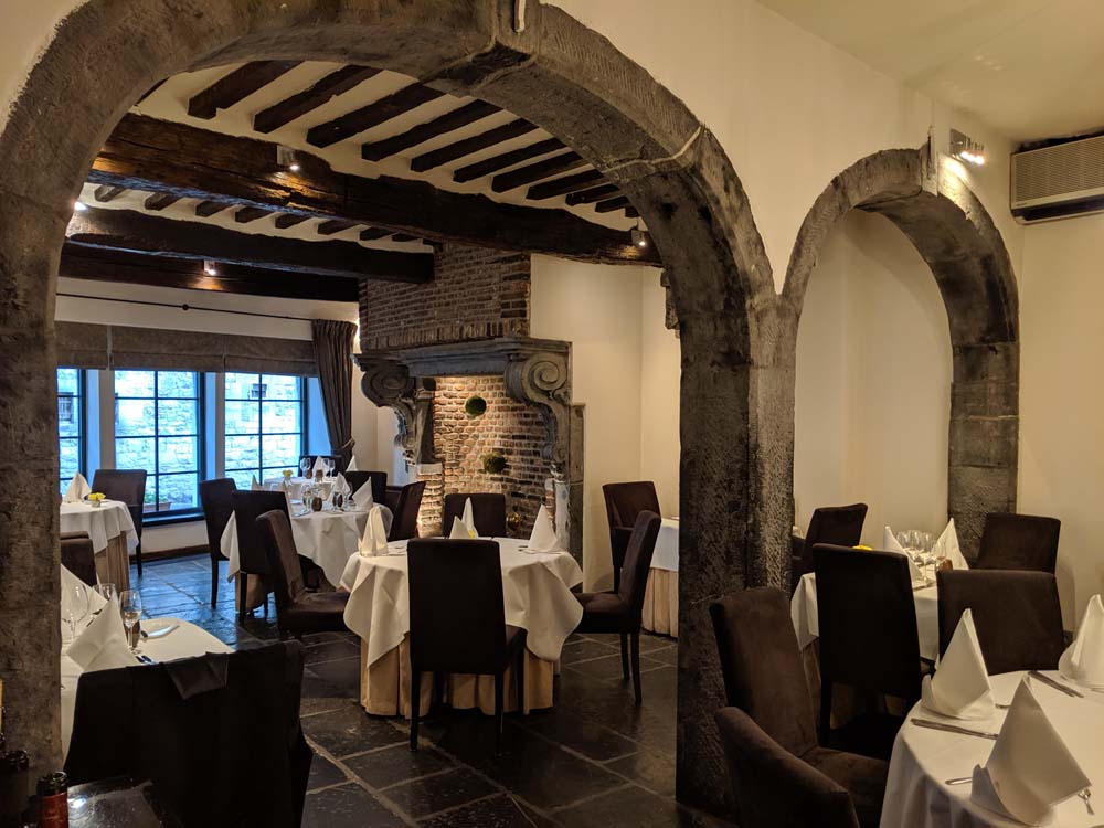 Les Tanneurs Restaurant