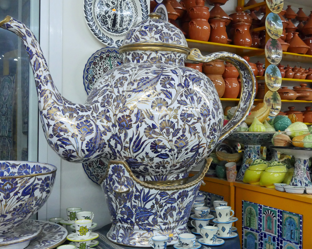 Giant Tea Pot Nabeul