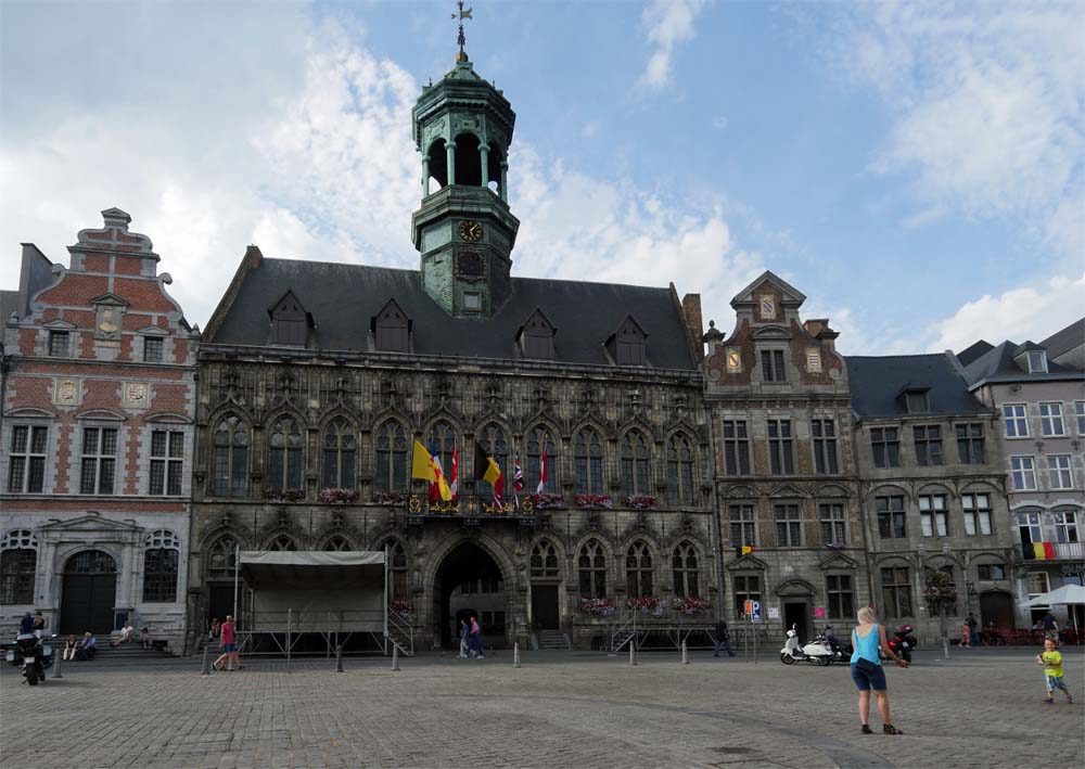Town Hall Mons
