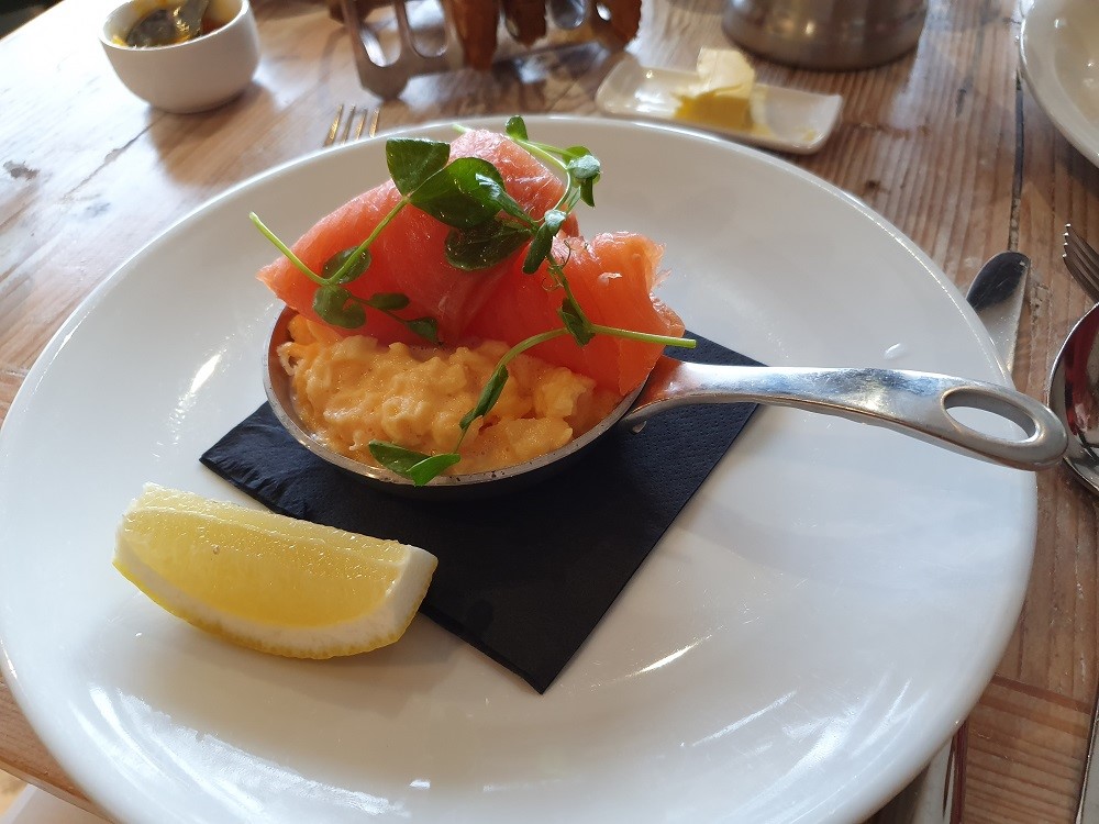 The-Lugger-Restaurant-Breakfast-Smoked-Salmon-Scrambled-Eggs