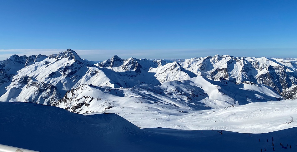 Stunning mountain scenery in Les 2 Alpes