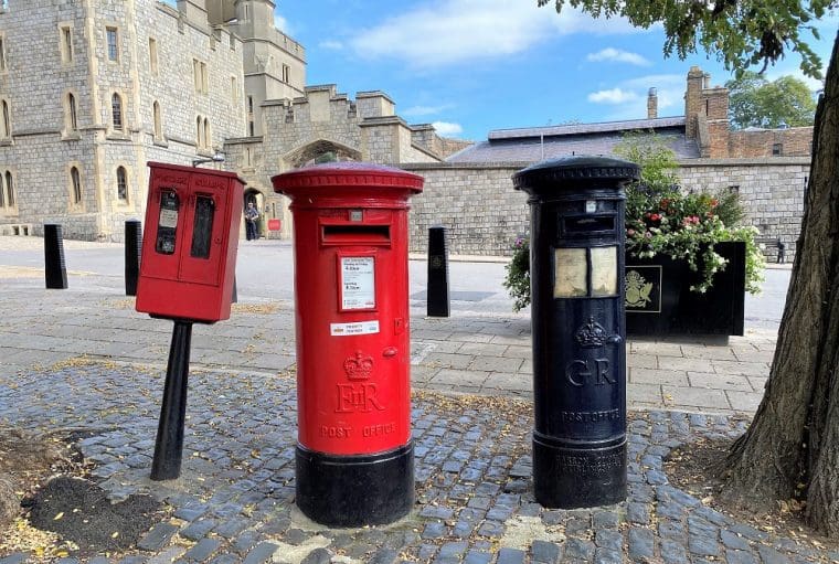 Blue and red post boxes in Windsor