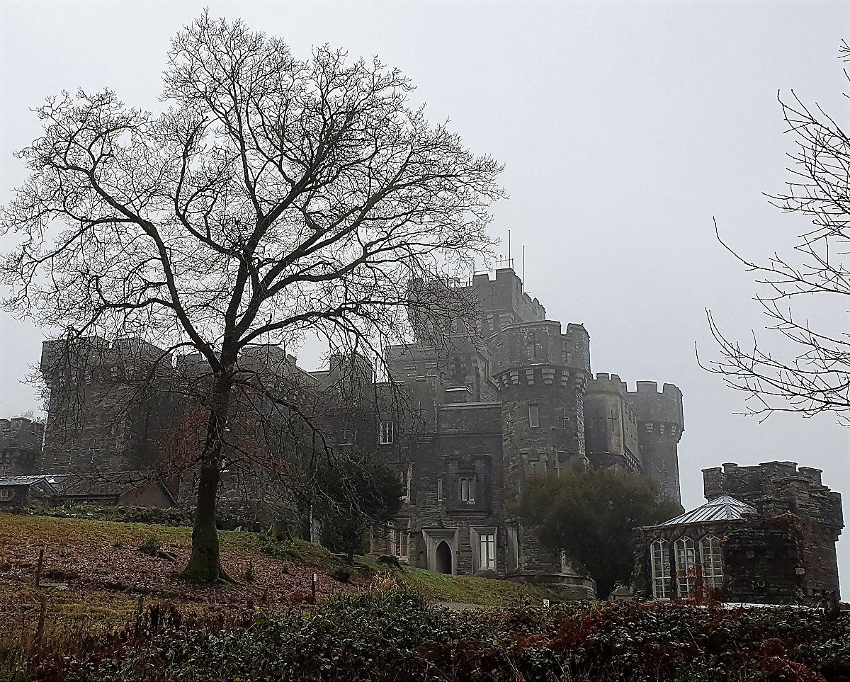 Wray-Castle-mist