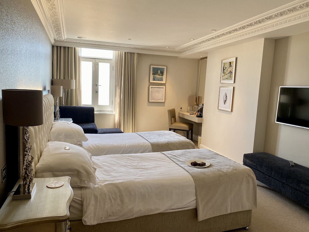 Bedroom Sands Hotel