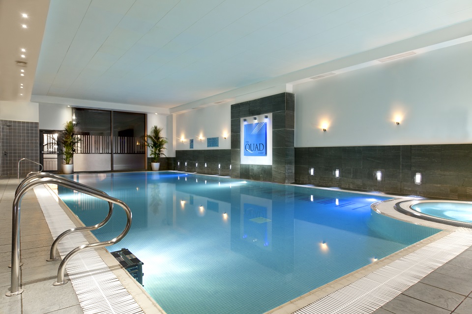 Swimming Pool Crowne Plaza London Docklands