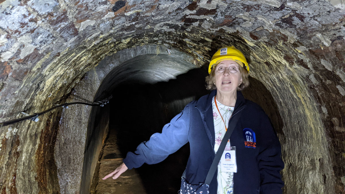 Victoria Tunnel Guide