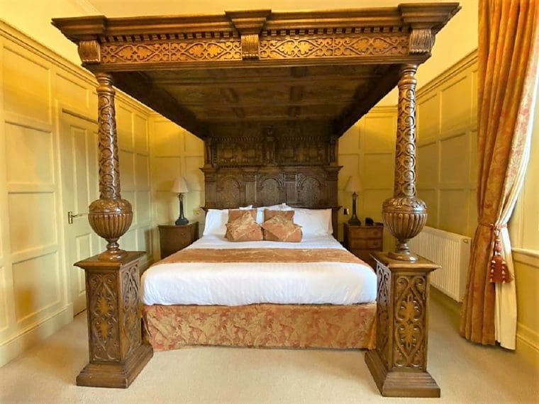 Picture of four poster bed at Wrea Head Hall