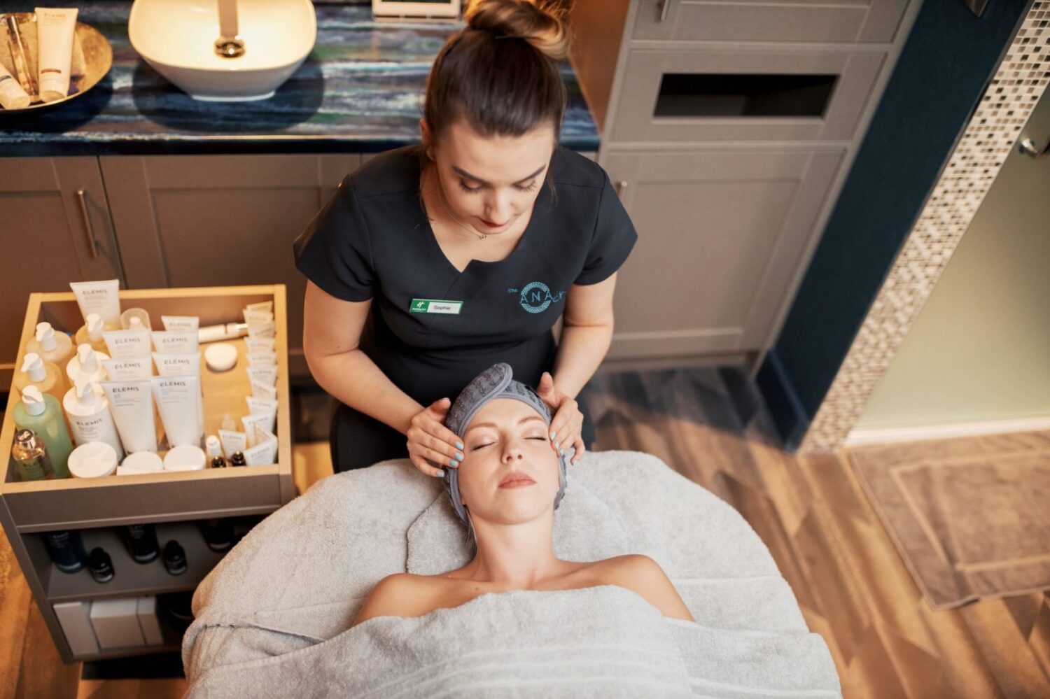 Ana Spa at Holiday Inn Winchester min e1643128993873