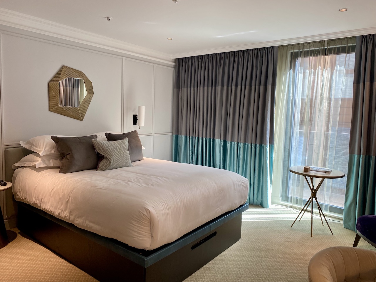 The Guardsman bedroom