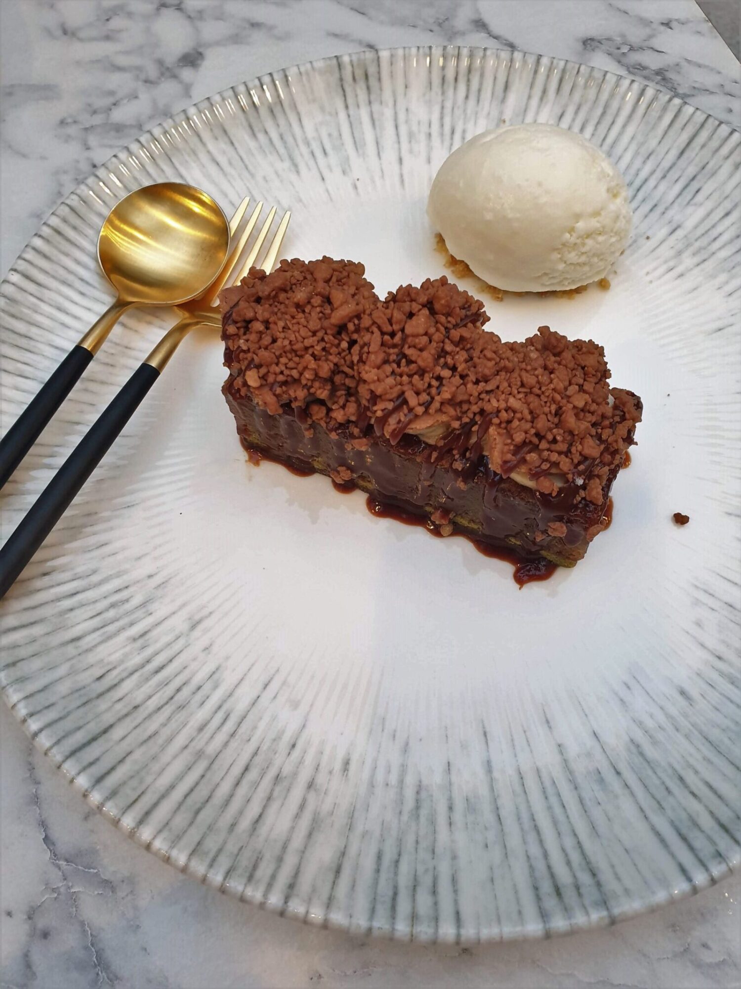 Yakuza Paris Banana and matcha gateau