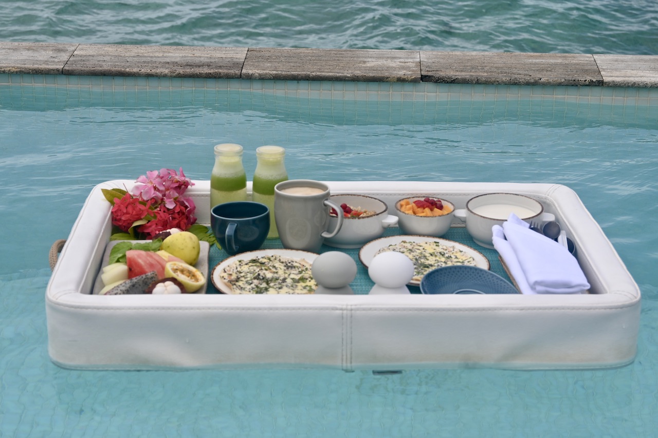 Floating breakfast Kagi Maldives