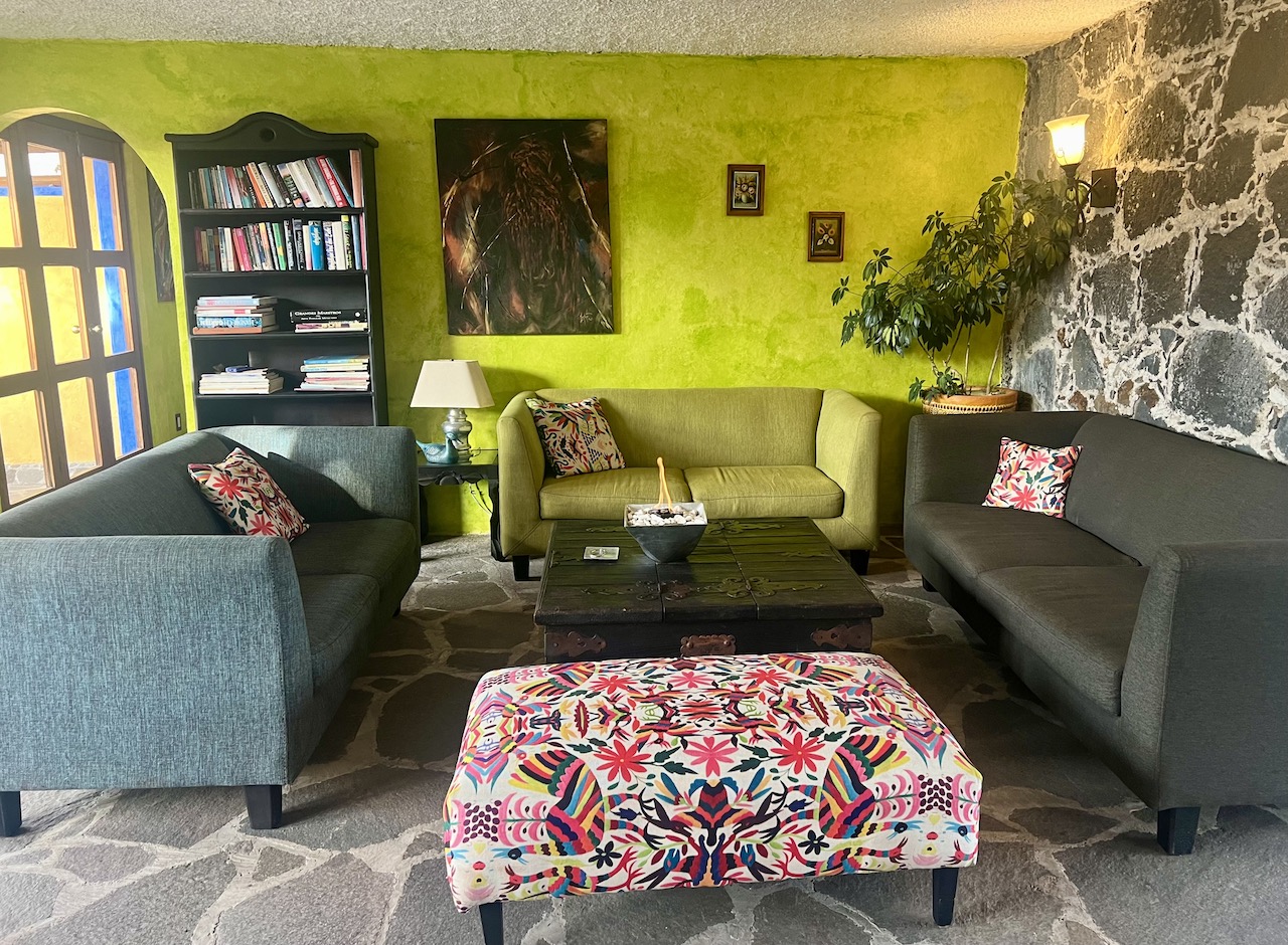 Rancho Las Cascadas lounge