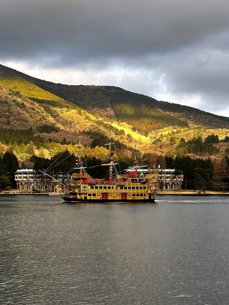 Activitygift Hakone Kamakura pass enables travel on pirate ship
