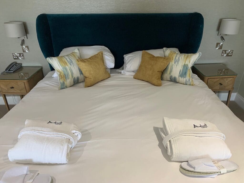 Brudenell bed