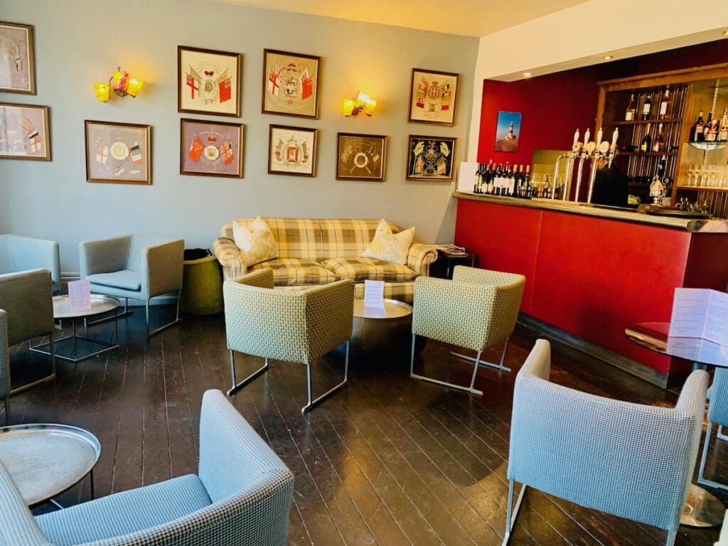 The Crown and Castle bar 2