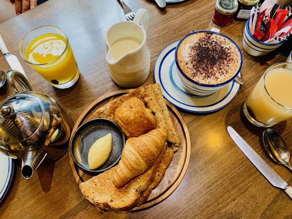The Crown and Castle breakfast