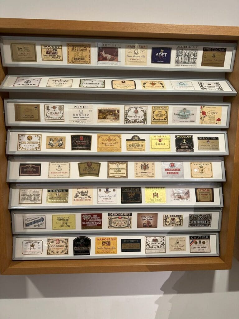 Le Boat musee de savoir faire de cognac label collection