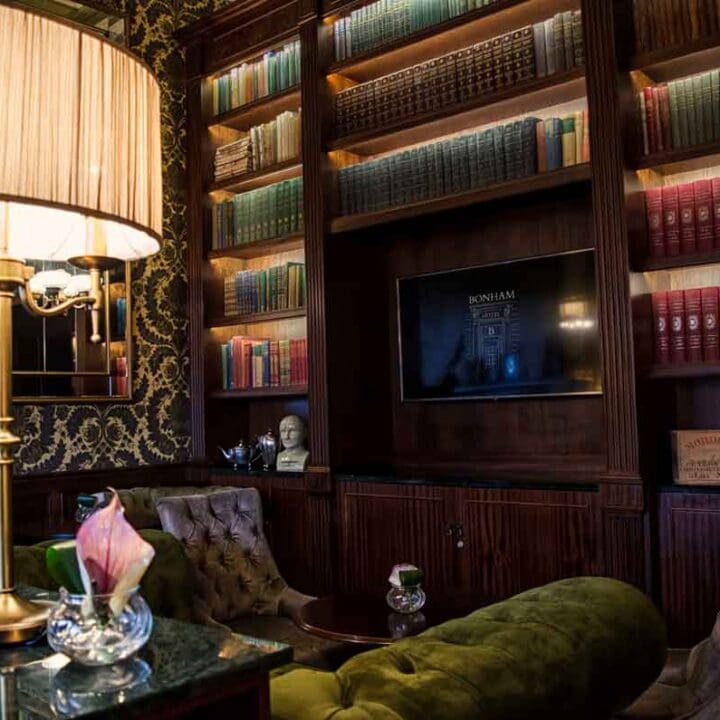 Bonham-Hotel-Library