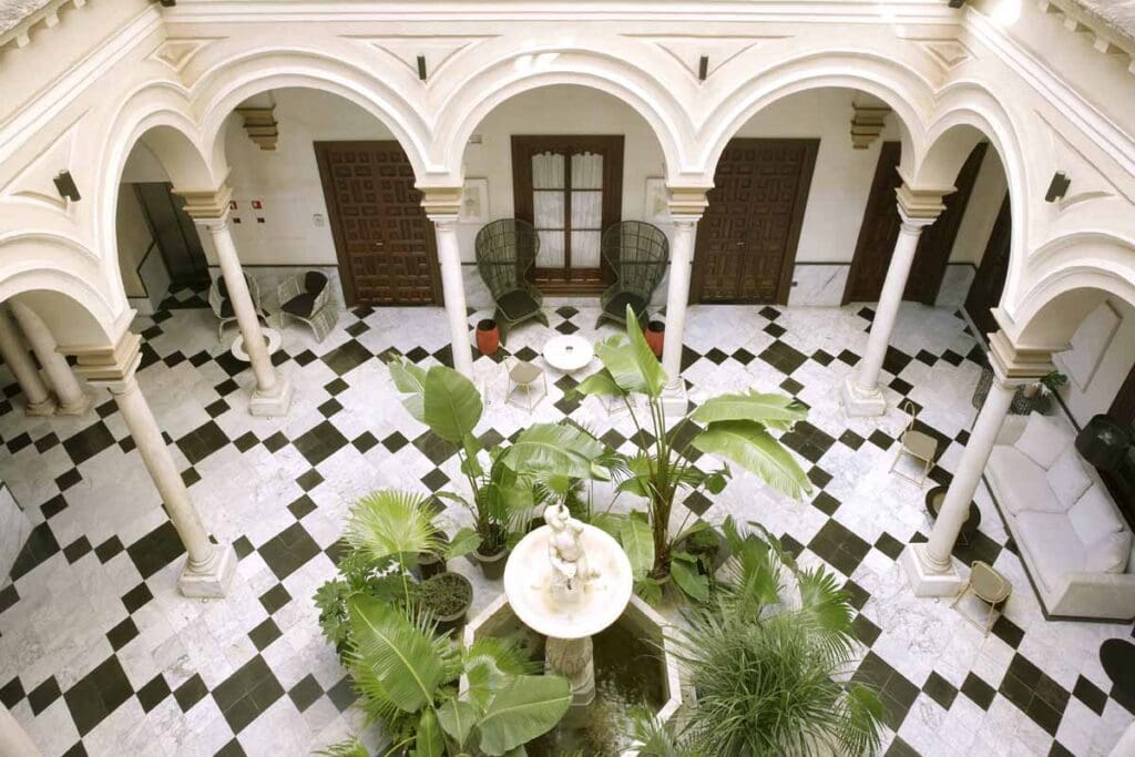 Palacio_Main_Courtyard_4