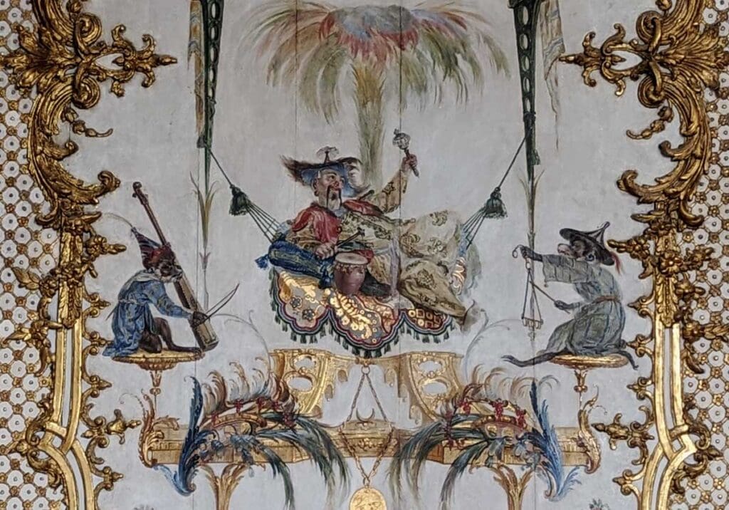 Chateau-de-Chantilly-Singes